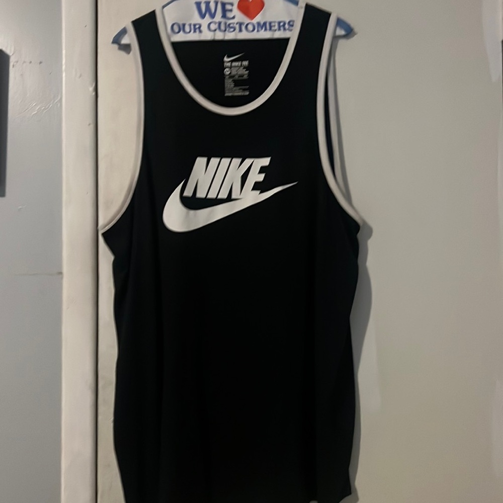 Black and white Nike tank. 2xl